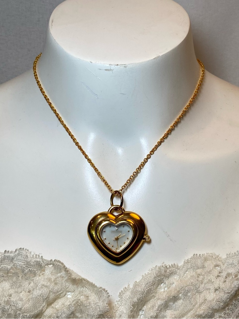 Vintage Joan Rivers Gold Tone Heart Pendant Clock Necklace 16" Gold Chain